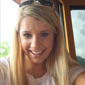 Meet your Posher, Natalie